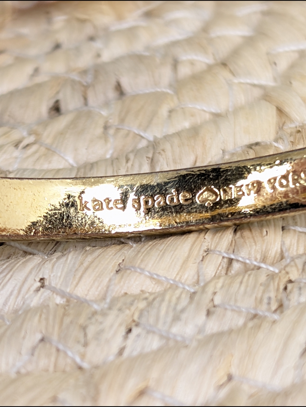 Kate Spade Cream Gold Enamel Bow Bangle Bracelet Romantic Coquettecore - Picture 5 of 13